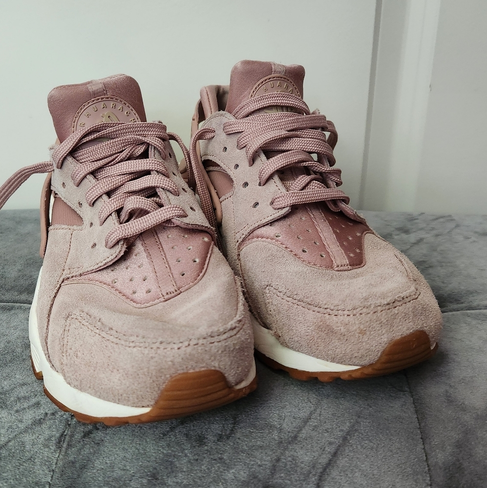 Nike Pink Sneakers Suede Mesh Upper